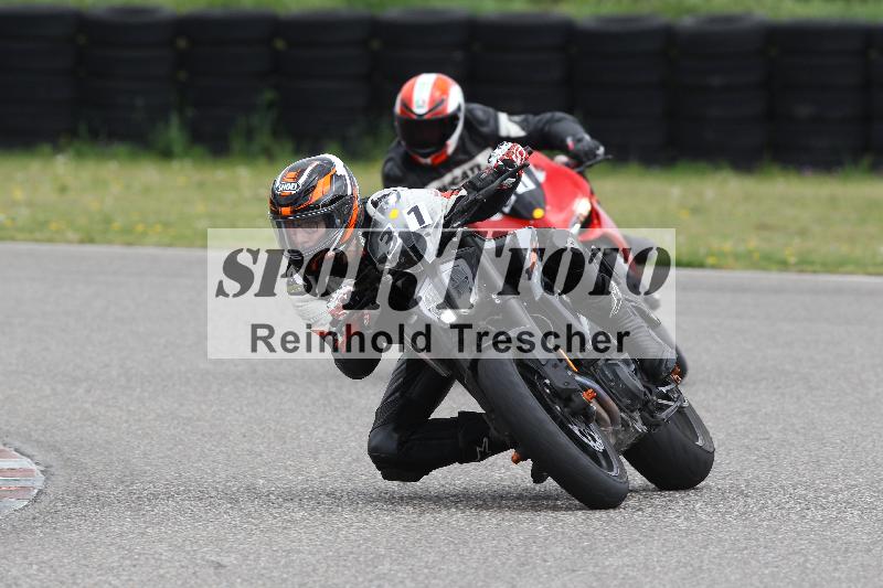 Archiv-2025/10 23.04.2025 Cornu Master School ADR/rot-rouge/31